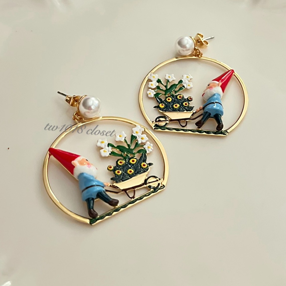 Les Nereides Flower Picking Drop Earrings